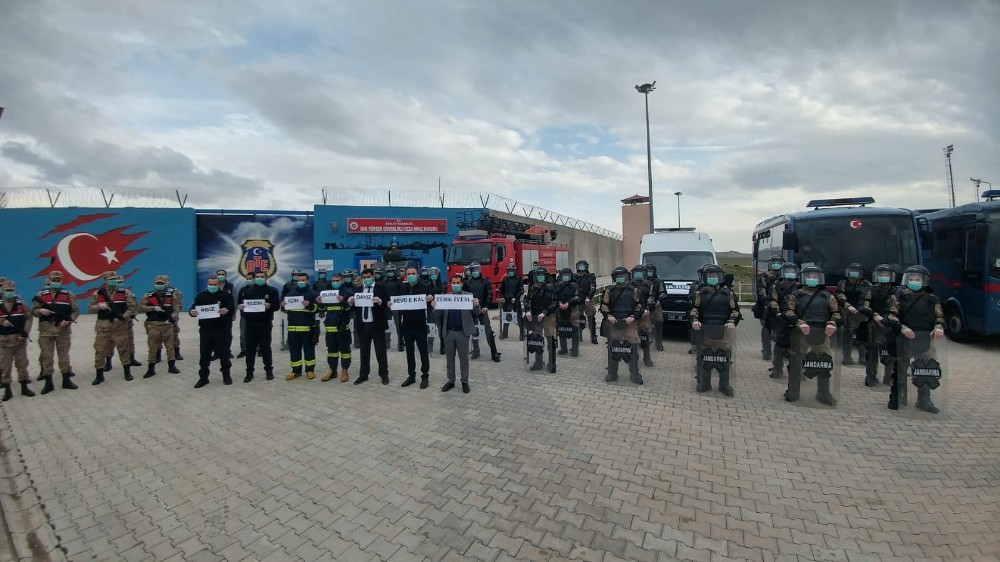 Cezaevi görevlilerinden ’evde kal’ çağrısı 