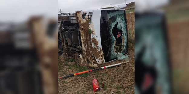 Cezaevi ring aracı devrildi: 1 mahkum öldü, 14 kişi yaralandı