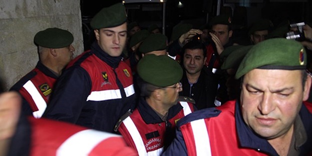 Cezaevindeki Demirtaş tek tip kıyafet verilirse ne yapacağını açıkladı