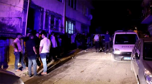Cezaevinden firar etti, birlikte yaşadığı kadını rehin aldı