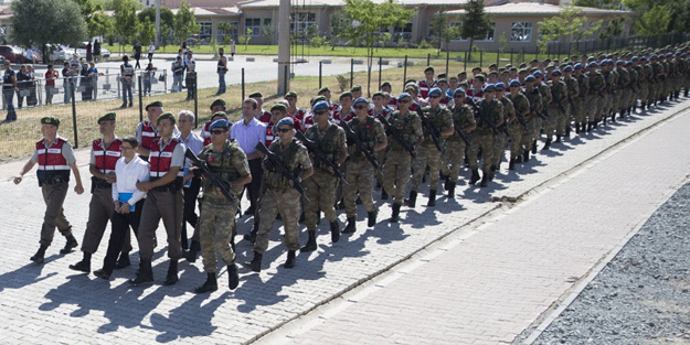 Cezaevlerinde ne kadar FETÖ'cü tutuklu var?