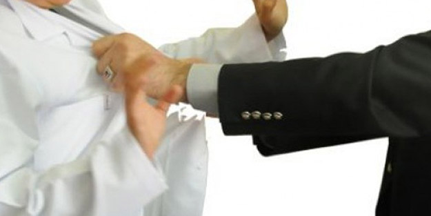 Cezalar artırılsın! Sağlıkçılar şiddete karşı buluştu