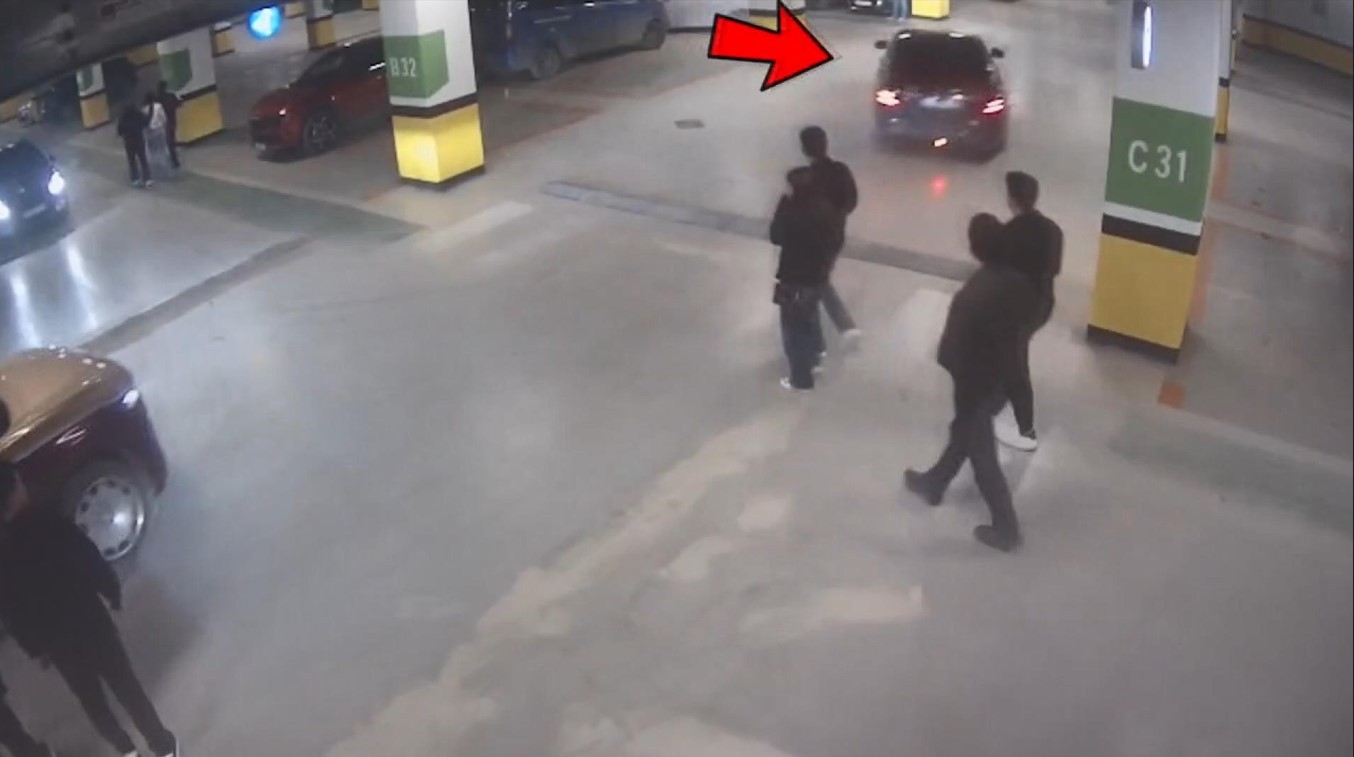 Cezayı yiyince ağlamak yok! AVM otoparkında skandal görüntüler