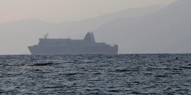 Cezayir Limanı'nda gemi ile petrol tankeri çarpıştı