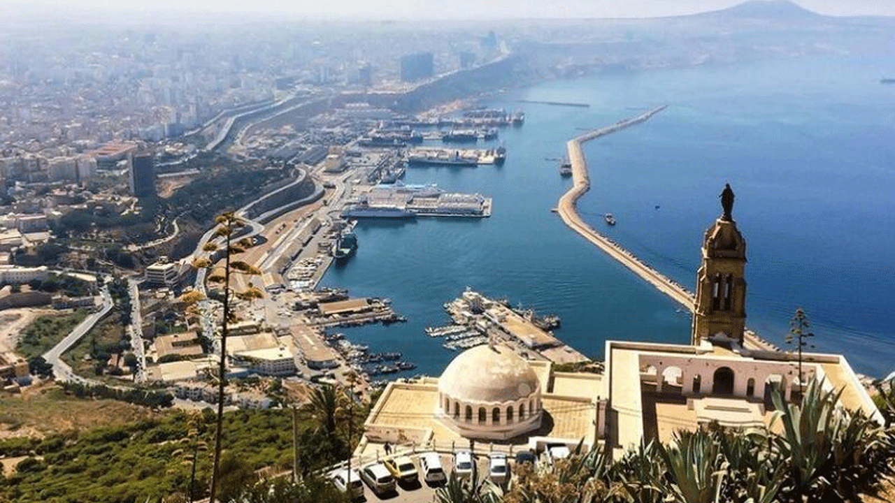 Cezayir Meclisinde uyanış devam ediyor! Sömürgeci Fransızlara bir darbe daha