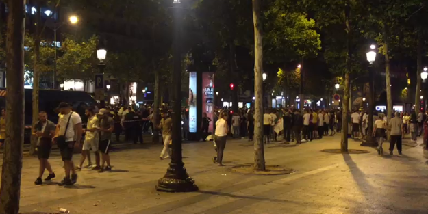 Cezayir şampiyon oldu, Paris sokakları doldu taştı!