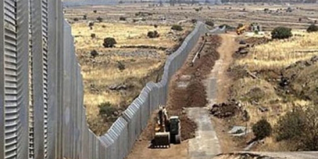 Cezayir sınırına tel örgü örmeye başladı