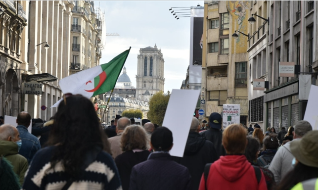Cezayir’de kimsesizler ayaklandı! Biz de bu ülkenin evladıyız