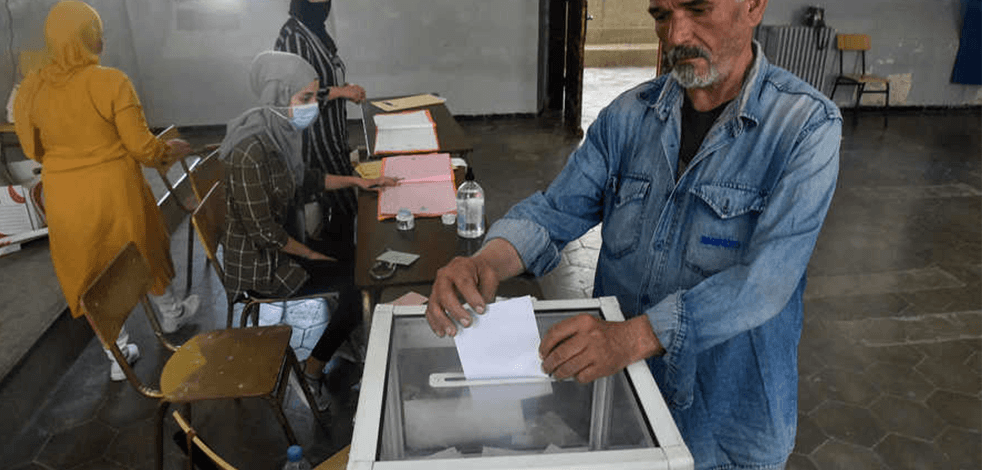 Cezayir'de seçimleri Ulusal Kurtuluş Cephesi kazandı