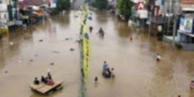 Cezayir'de sel felaketi: Ölüler var