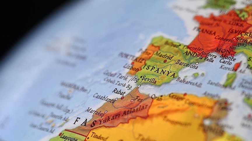 Cezayir’den Fransa ve Fas’a tatbikat şoku