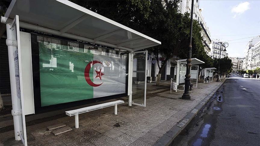 Cezayirliler koronavirüsün etkilerini mizahla aşmaya çalışıyor