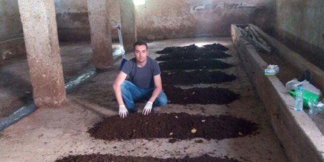 Gördüğü haberden etkilenip solucan çiftliği kurdu