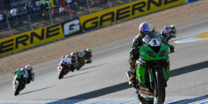 Kenan Sofuoğlu zirveye geri döndü