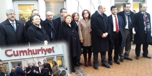 Charlie'nin hâkimleri!