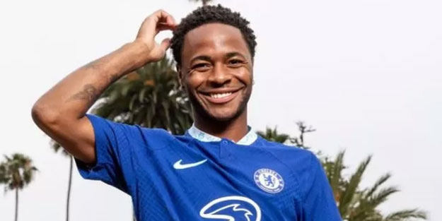 Chelsea Raheem Sterling'i kadrosuna kattı