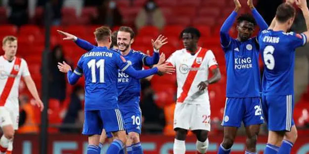 Chelsea ve Leicester City finalde kapışacak