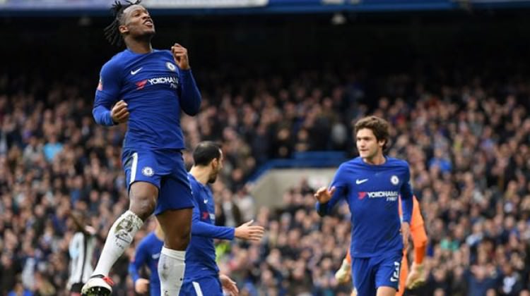 Chelsea ve Manchester City tur atladı