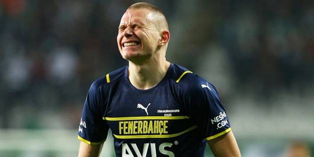 Chelsea'den Szalai kararı