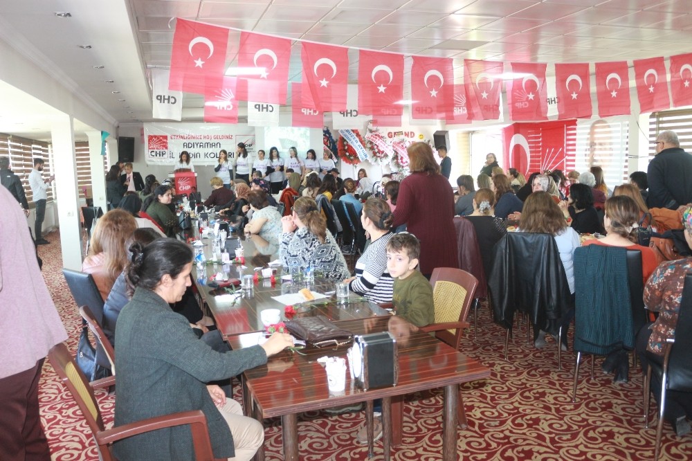 CHP 8 Mart Dünya Kadınlar Gününü kutladı 