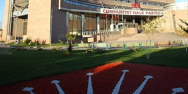 CHP Atatürk fotoğrafı iddialarını araştıracak