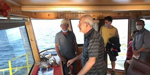CHP Atatürk kavgası ile tutuşmuş yanıyor! Kemal bey, tatilde keyif çatıyor
