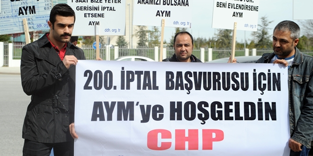 AYM kapısındaki CHP'yi şok eden protesto