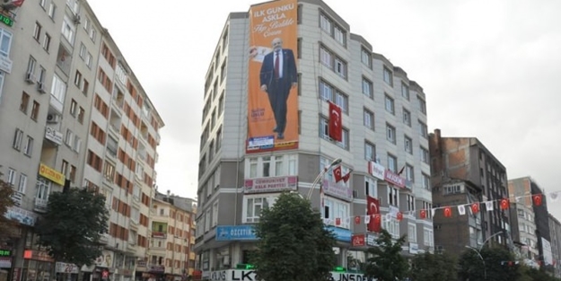 CHP'lileri kızdıran AK Parti afişi
