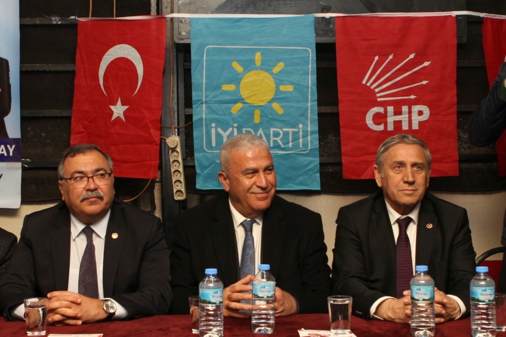 CHP Efeler adayı Fatih Atay, seçim çalışmalarını sürdürüyor 