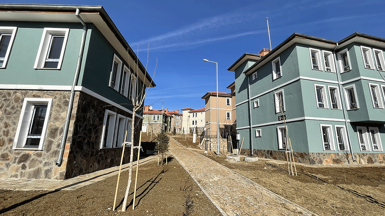 CHP eline yüzüne bulaştırmıştı: Ak Parti on binlerce konutu teslim etti!