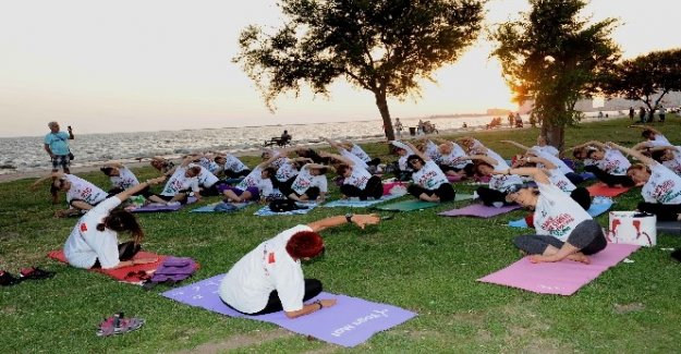 CHP etkinliğinde namaz kılacak değiller ya!