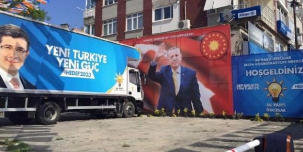 CHP, forslu Erdoğan afişini şikayet etti