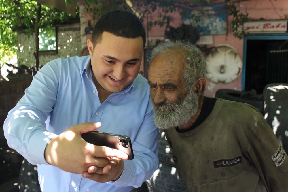 CHP Genel Başkanı Kılıçdaroğlu ve Milletvekili Erol Feyzi baba ile bayramlaştı 