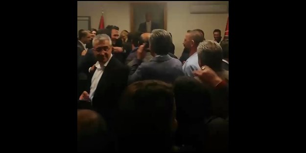 CHP Genel Merkezi'nde tekbir sesleri!