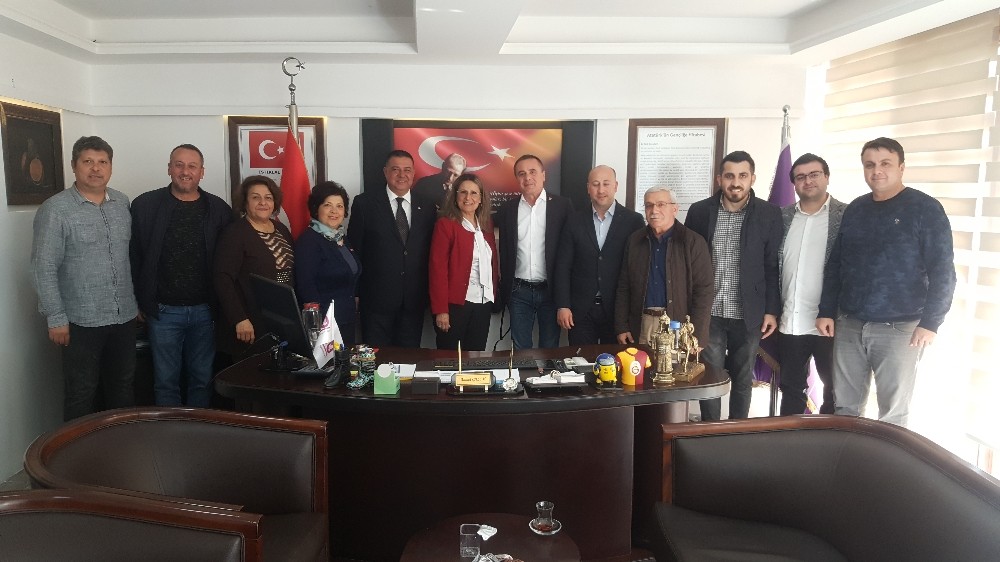 CHP ilçe yönetimi, esnaf odasını ziyaret etti 