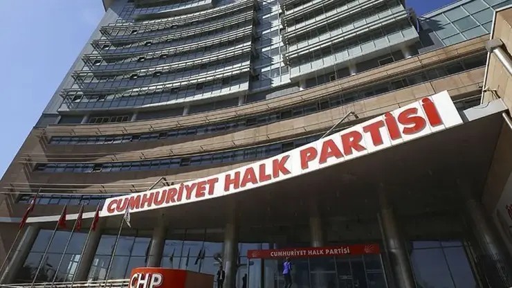 CHP, İstanbul İl Yönetimi’nin görevden uzaklaştırılmasına itiraz etti!