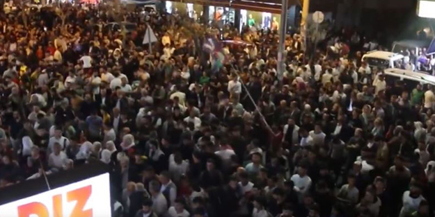 CHP Kandil uzantısına peşkeş çekmişti! Biji serok sloganlarıyla kutlama yaptılar