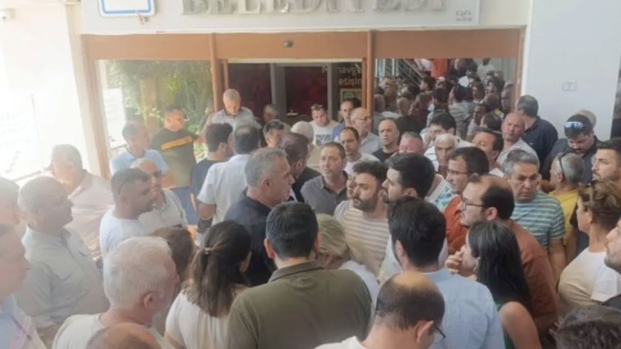 CHP kitlesi ne hallere düşürüldü! Suçüstü olan rüşvetçi hırsıza destek