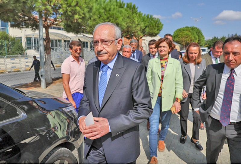 CHP lideri Kılçdaroğlu darbecilerle kol kola