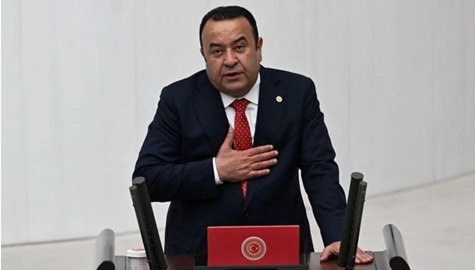 CHP Milletvekili Adnan Beker'in aracı polisi ezdi