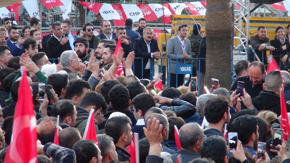 CHP mitinginde ‘Bozkurt’ işareti 