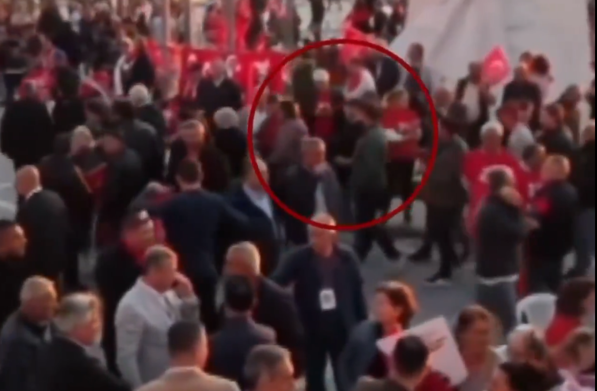 CHP mitinginde hırsızlar cirit atıyor! Kendi seçmeninin cebini koruyamayan Milleti korumaya talip