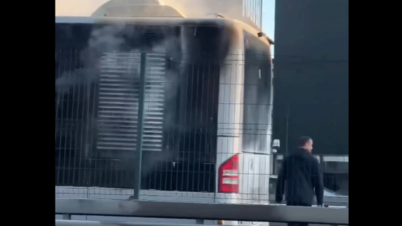 CHP modeli belediyecilik! Dün Hadise 6 milyonu kaptı, bugün bakımsız metrobüs yandı