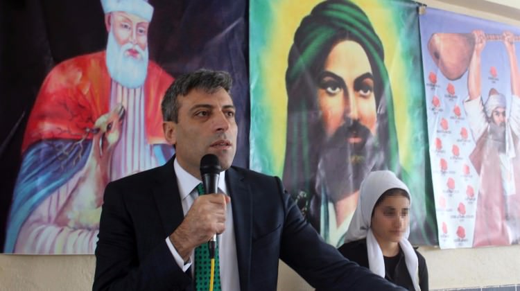 CHP samimiyetsizliği! Cemevi'nde siyasi şov