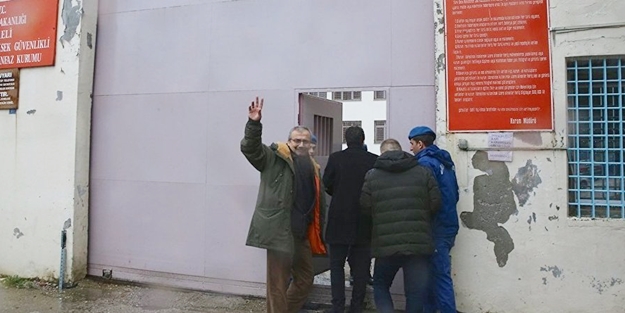 CHP, Sırrı Süreyya'nın yasını tutuyor