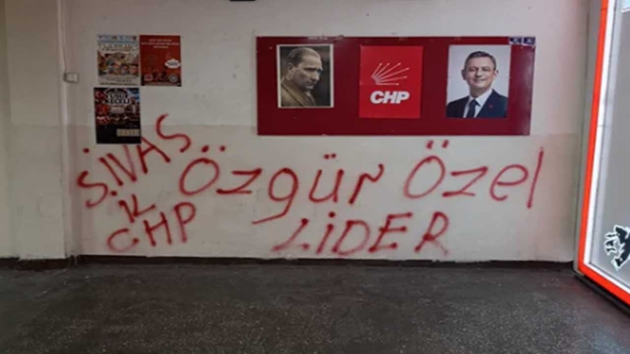 CHP Sivas il başkanlığını harabeye çeviren Özelcilere tepki: Bu nasıl bir kin bu nasıl nefret!