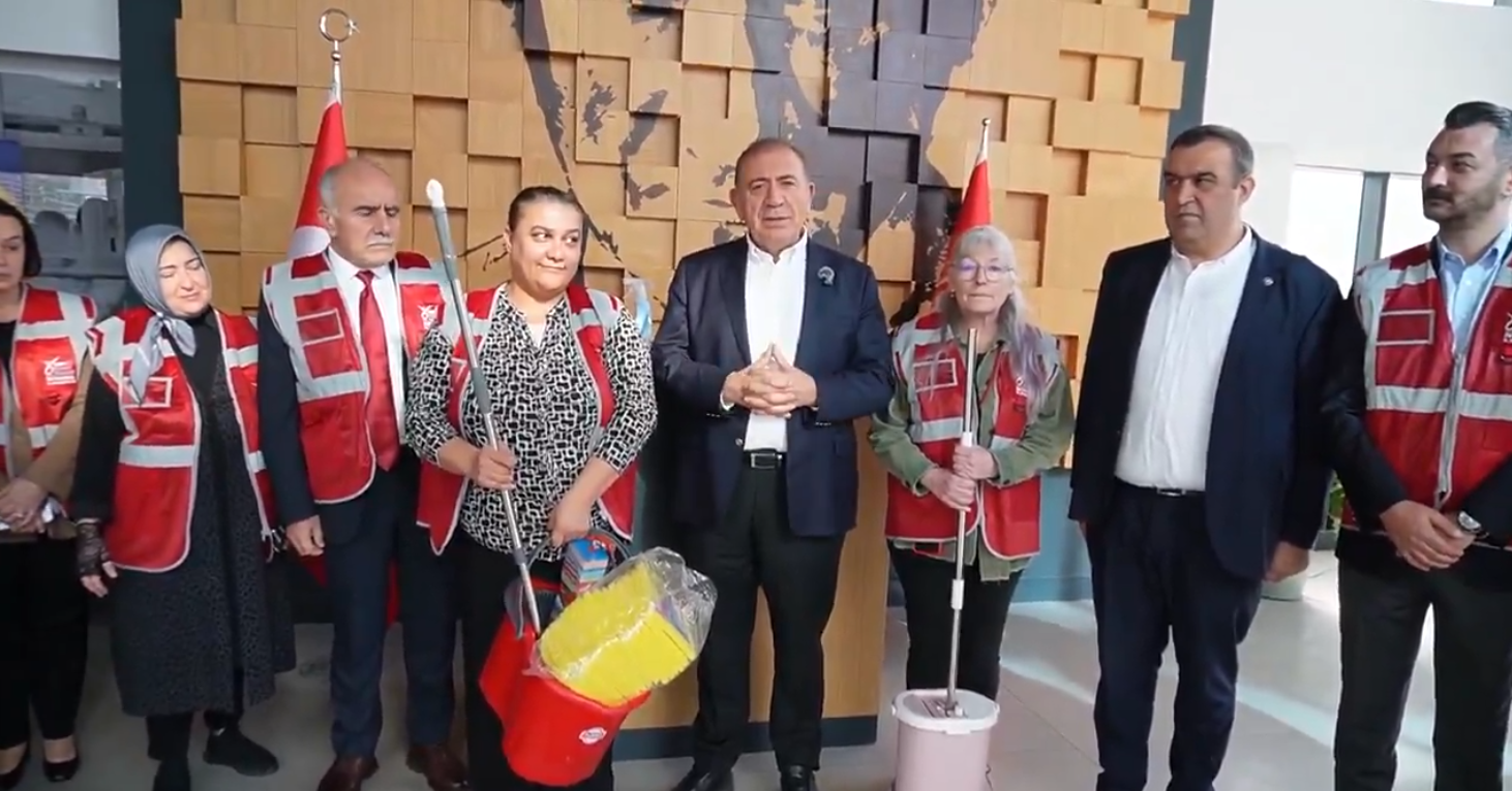 CHP temiz siyasete İstanbul il başkanlığından başladı! Viladasını alan geldi… Bilindiği gibi partinin içine etmişlerdi