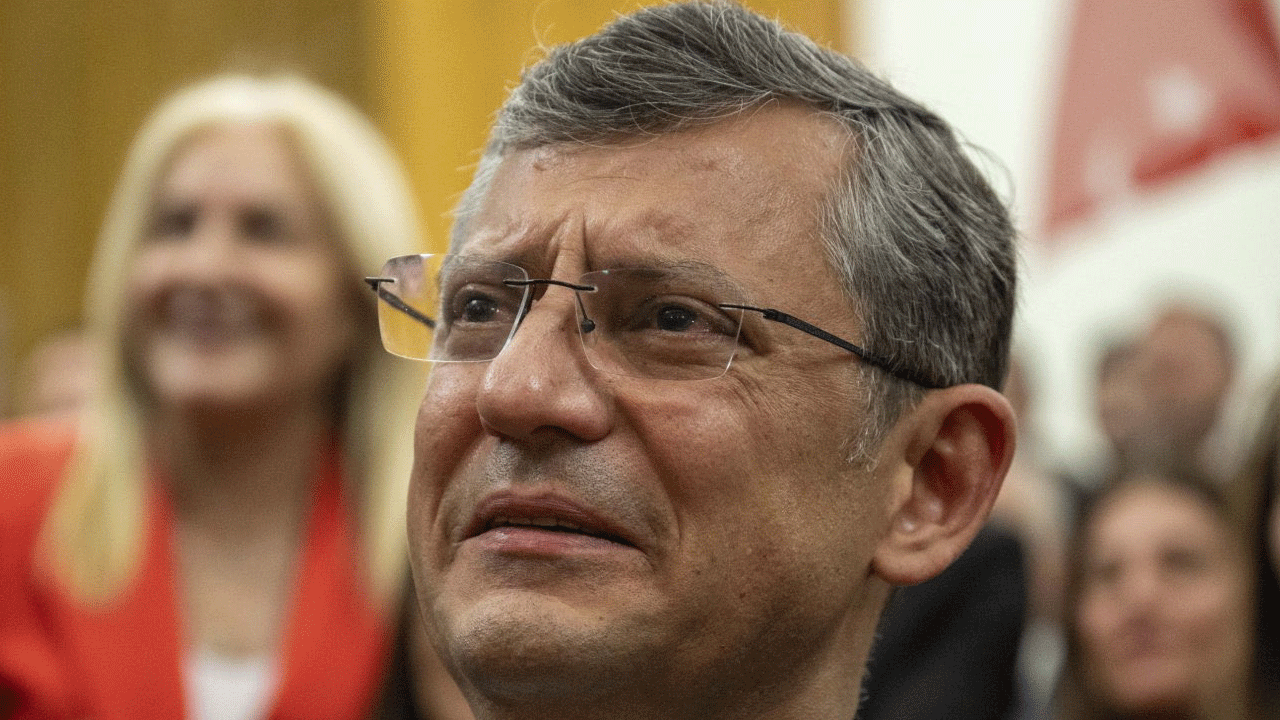 CHP tepeden tırnağa pisliğe batmış! Rüşvetçilerin başı Özel