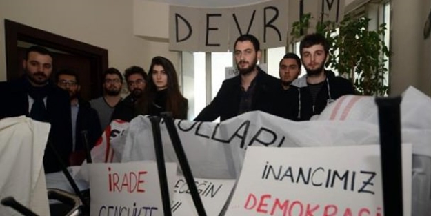 CHP il binası işgal edildi