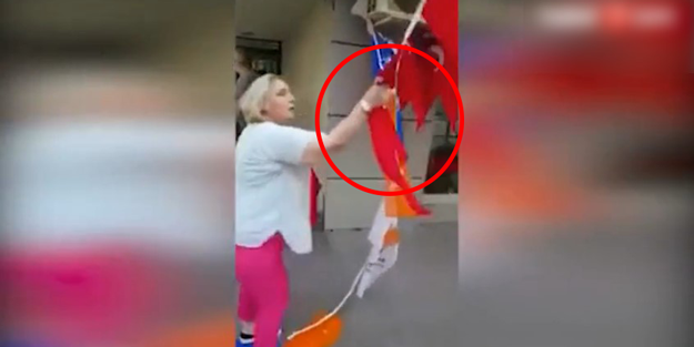 Kadıköy'de CHP üyesi kadın Türk bayraklarını yırttı!